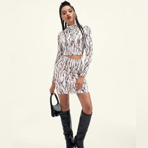 🆕Abstract Zebra Print Skirt And Top Set, Size Medium - Picture 1 of 10